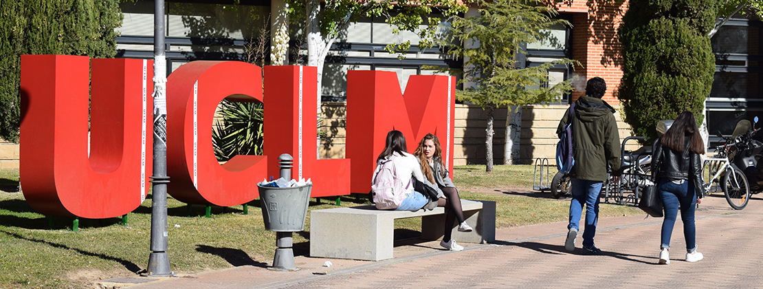 Estudiantes en el Campus de Albacete