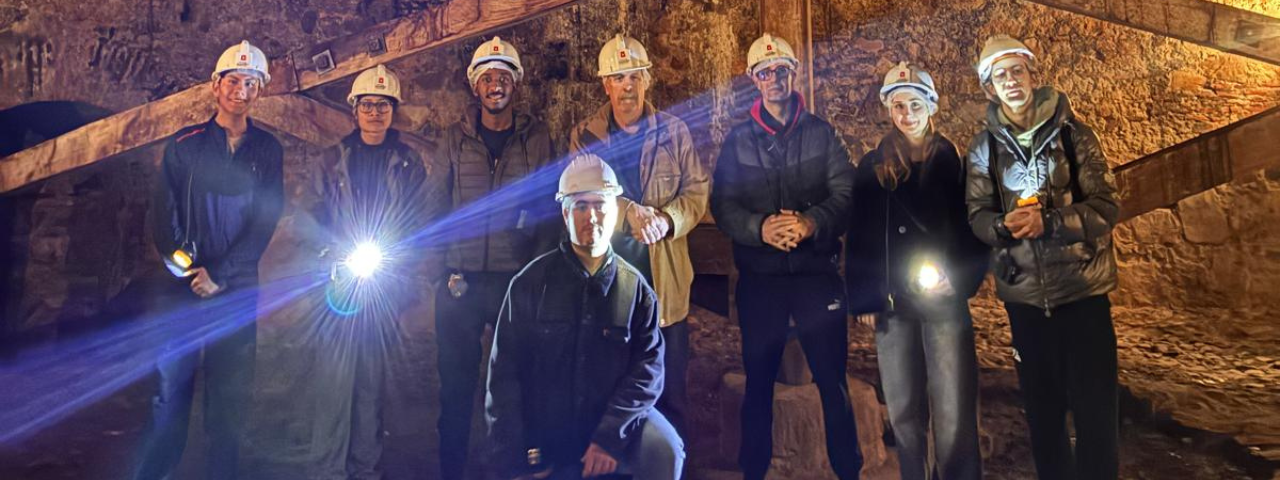 Visita educativa de alumnos de Yacimient