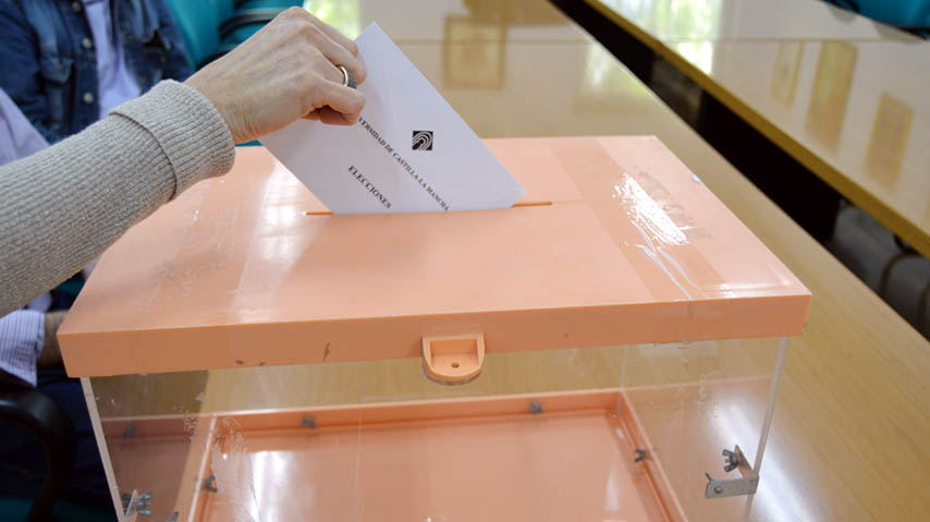 Resultados de elecciones a centros y departamentos.